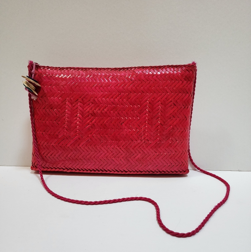 CROSSBODY/SHOULDER BAG HOT PINK WOVEN STRAW VINTAGE MADE IN PHILLIPINES LIKE NEW